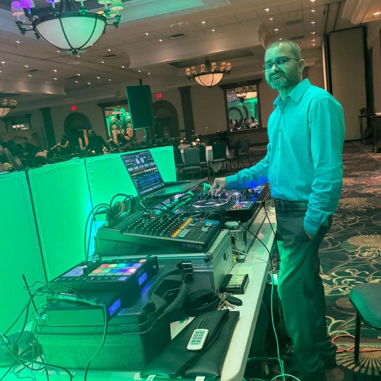 Shreeraj Entertainment - DJ Aashish Patel - Professional DJ Service